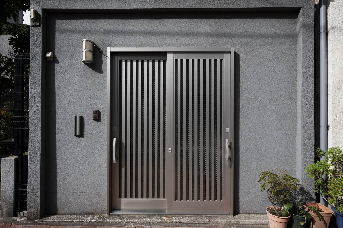 Menuisier suisse pour vos portes en bois